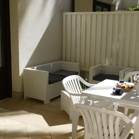 Elisir Aparthotel 2*